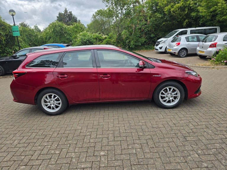 TOYOTA AURIS 1.8 VVT-h Active 2018