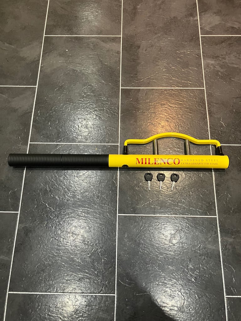  Milenco Steering Wheel Lock - Longer Version for Commercial Vehicles - 3 keys