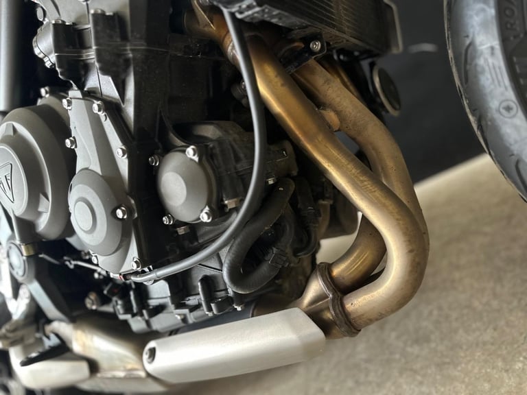 STUNNING ONE OWNER 2024/24 TRIUMPH TRIDENT 660 MOTORCYCLE