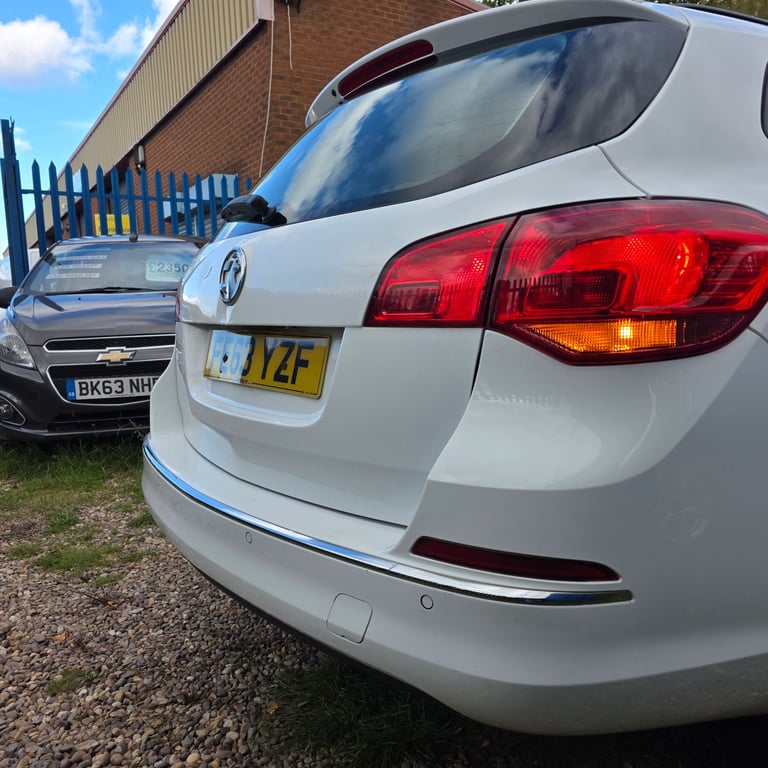 VAUXHALL ASTRA J ESTATE EXCLUSIV FACELIFT MODEL 1.7 DIESEL 110 BHP YEAR 2013 £20 ROAD TAX HPI CLEAR!