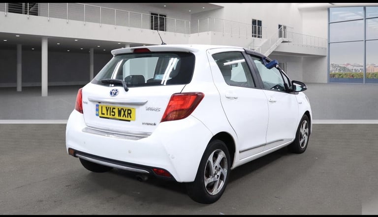  Toyota Yaris 1.5 VVT-h Icon E-CVT Euro 6 5dr Petrol/Electric Hybrid Automatic