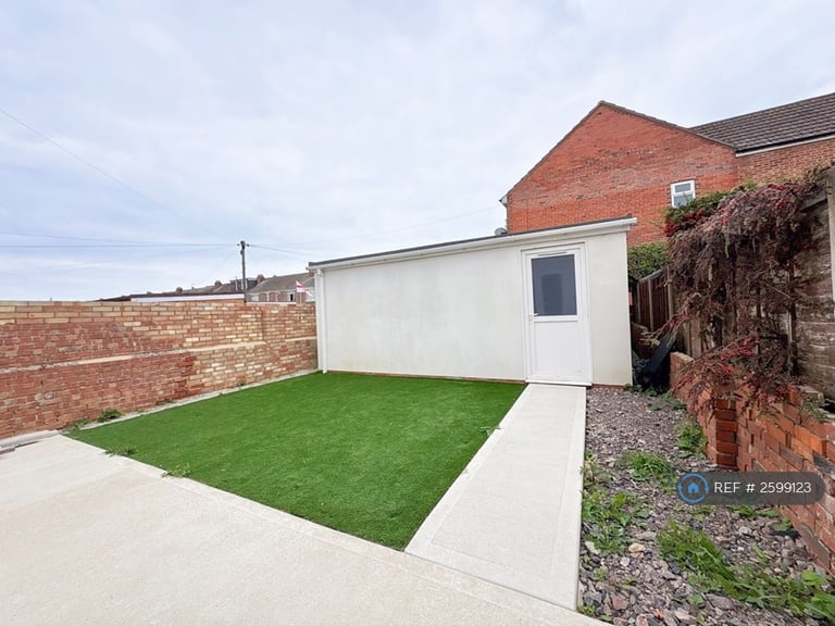 1 bedroom in Percy Road, Southsea, PO4 (#2599123)