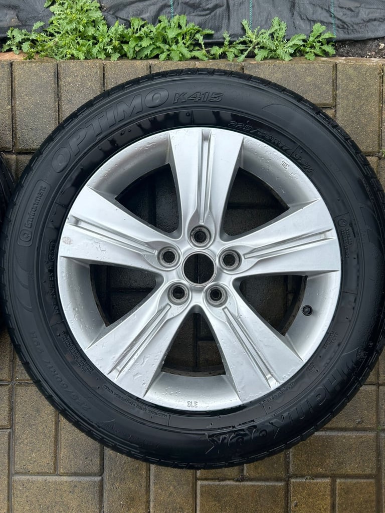 image for Set of 4 Alloy Wheels with 225/60R17 Tyres – From Kia Sportage (2010–2014, Fits other vehicle) 