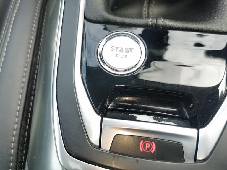 PEUGEOT 308 1.6 e-HDi Feline 2014