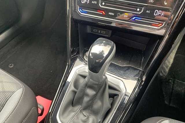 2022 Volkswagen T-Roc 1.5 TSI R-Line 5dr DSG HATCHBACK PETROL Automatic