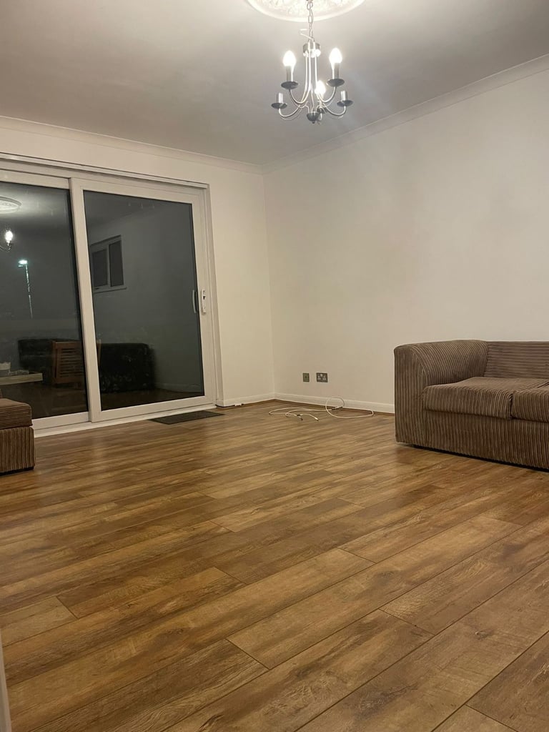 Stunning 3 bedroom hoouse for rent located in Enfield EN8! FIRST TO VIEW WILL TAKE