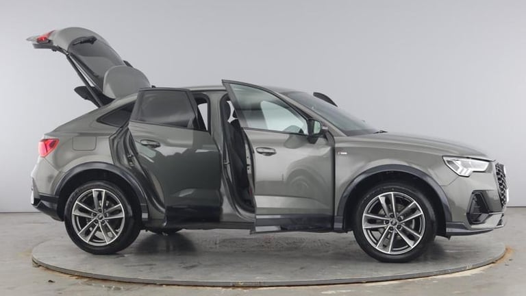 2023 Audi Q3 Black Edition 35 TFSI  150 PS 6-speed Manual SUV Petrol Manual