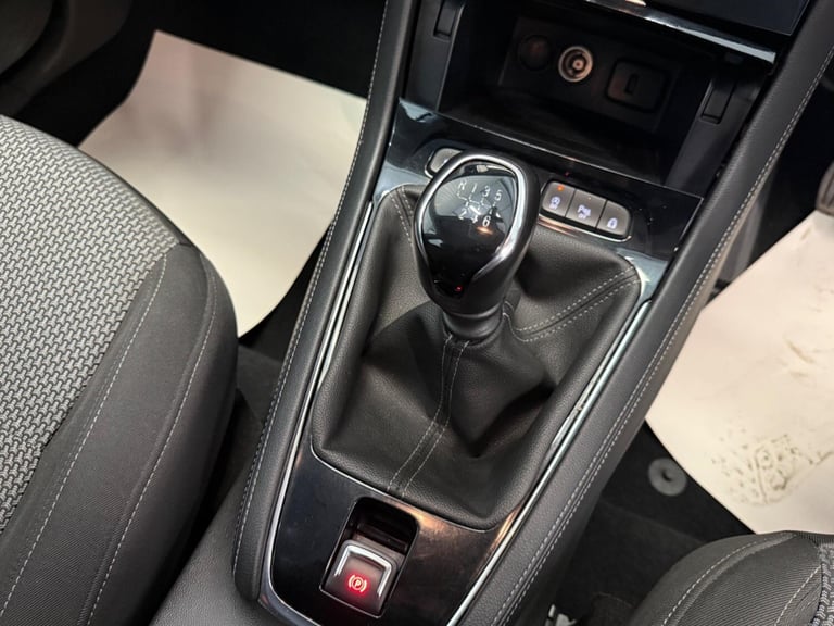 2018 Vauxhall Grandland X 1.2 Turbo SE Euro 6 (s/s) 5dr HATCHBACK Petrol Manual