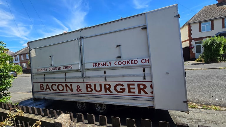  FOOD BUSINESS FOR SALE / GREAT REPUTATION, GREAT POSITION AND EARNINGS