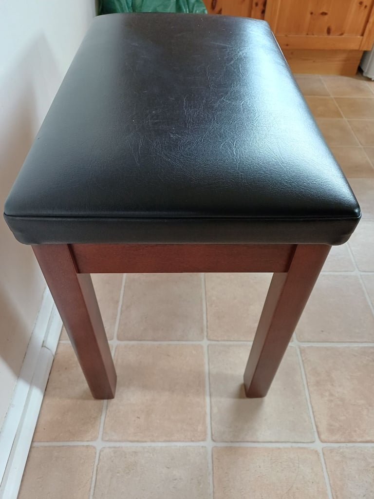Yamaha piano stool