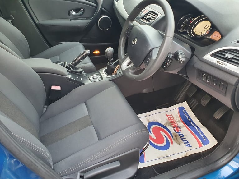 2010 Renault Megane 1.6 16V Dynamique TomTom Hatchback 5dr Petrol Manual Euro 5