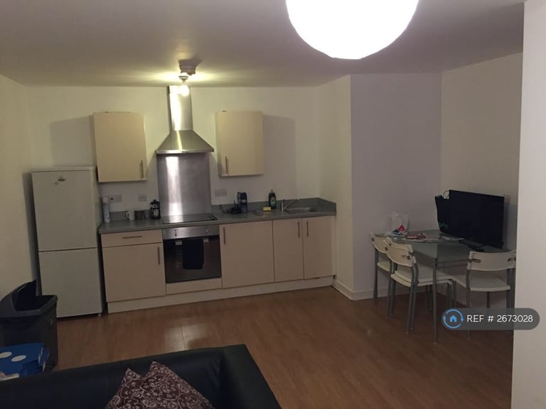 2 bedroom flat in Ladywell Point, Salford, M50 (2 bed) (#2673028)