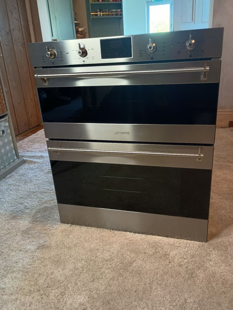 Smeg electric under counter cooker 
