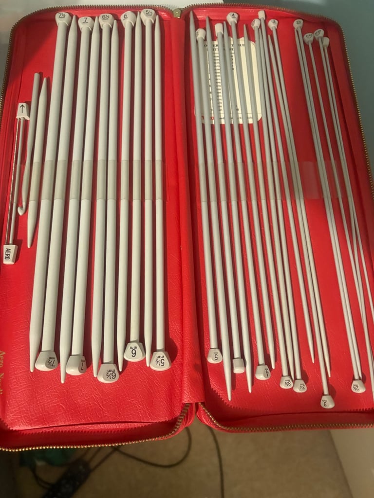 image for Aero knitting needle set 