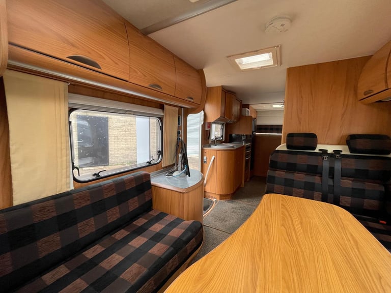 RENAULT MASTER TAG AXLEBIRSTNERR DELFIN PERFORMANCE 4 BERTH MOTOR HOME 