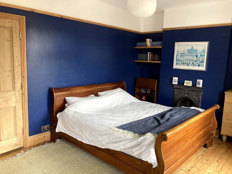 Fully furnished 3 double bedroom house £2000 per month for Dec- Feb only all bills included