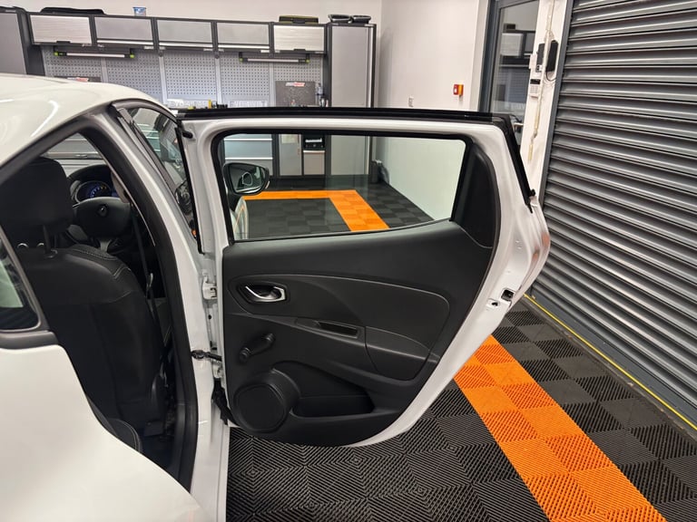 2015 Renault Clio 1.2 16V Dynamique MediaNav 5dr HATCHBACK Petrol Manual