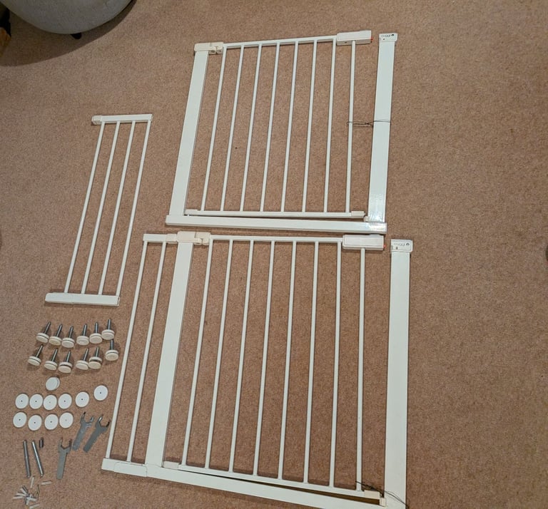 BABY GATES/PET GATES. SET of 2 Cuggl Pressure Fit Safety Gates + Extension Piece (Argos)