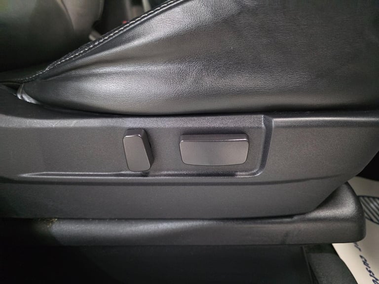 2019 Mitsubishi Outlander 2.4h TwinMotor 13.8kWh 4hs CVT 4WD Euro 6 (s/s) 5dr ESTATE Petrol/Elect...