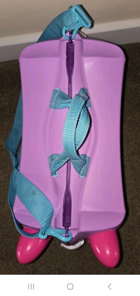 Trunki cassie the cat ride pull along kids suitcase hand luggage on wheels with strap and key