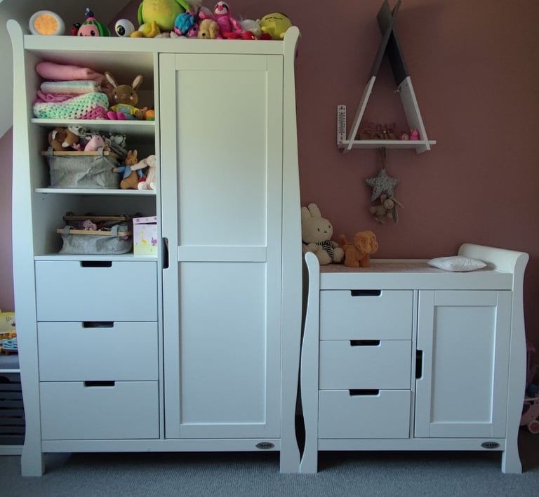 Obaby changing table and wardrobe 