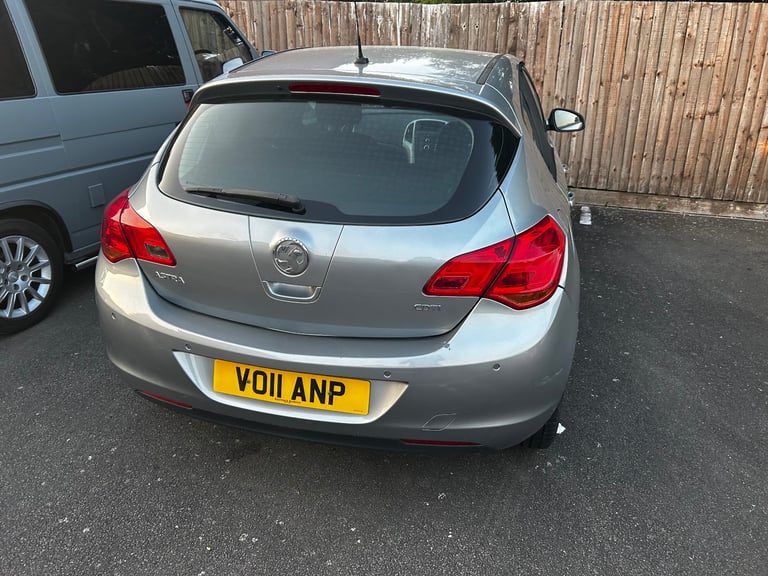 BREAKING FOR PARTS 1.7 cdti Vauxhall Astra 