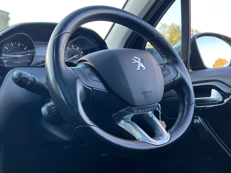 2017 Peugeot 208 1.2 PureTech Allure Premium Hatchback 5dr Petrol Manual Euro 6 (s/s) (82 ps Hatc...