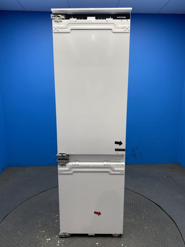 Hisense RB3B250SAWE Integrated 252L No Frost Fridge Freezer