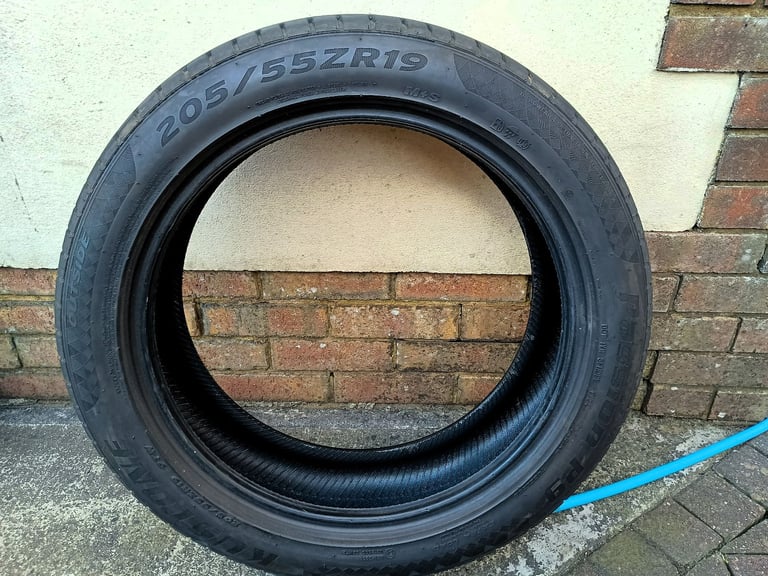 2 x 205 55 19" Excellent Tyres For Alloys Wheels