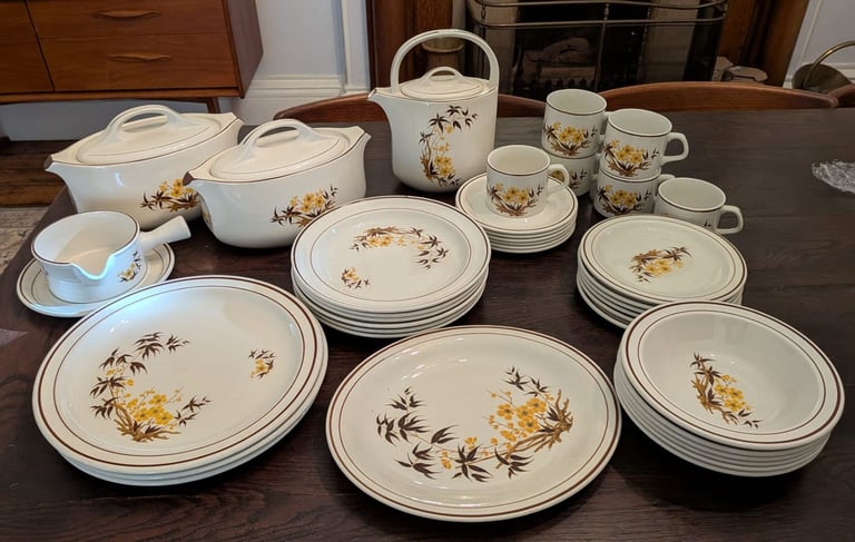 image for Vintage Wedgewood Stonehenge Midwinter Oven to Tableware