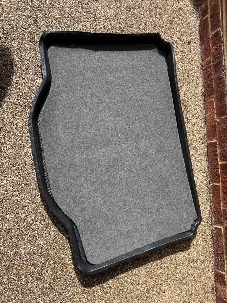 Vauxhall mokka roof bars, boot tray and carper and wind deflectors 