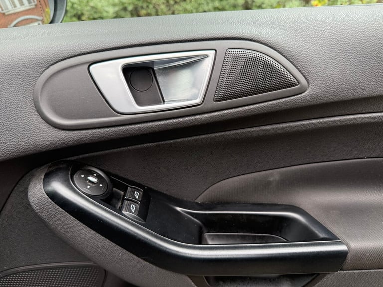 2014 Ford Fiesta 1.25 Style 5dr HATCHBACK PETROL Manual