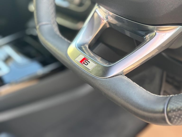 AUDI Q5 2.0 TDI 40 Black Edition 2024