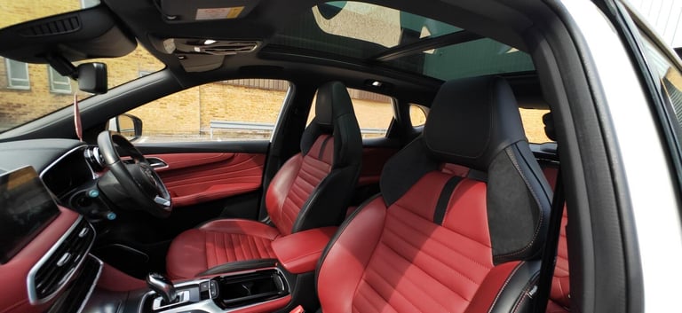 2022 MG MG HS 1.5 T-GDI 16.6kWh Exclusive Auto Euro 6 (s/s) 5dr ESTATE Petrol/Electric Hybrid Aut...