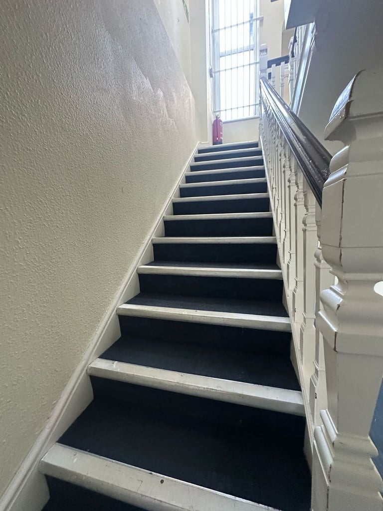 1 Large Double bedroom to Rent in HMO Property (RM18)