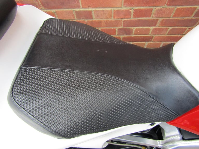 Yamaha YZF R1 1999 MODEL WITH ULEZ CERTIFICATE , SPECIAL PAINT JOB..LOOK ! 