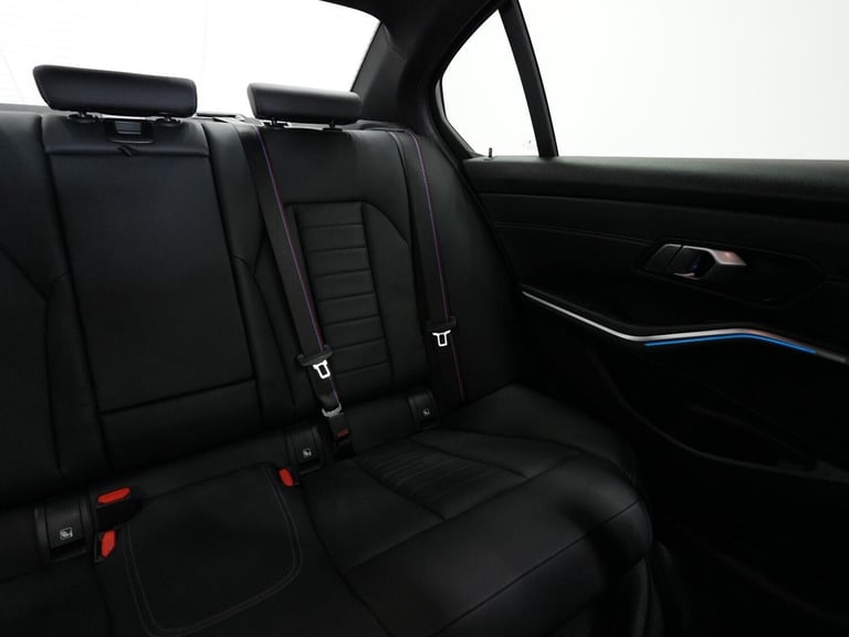 2021 BMW 3 Series 2.0 330e 12kWh M Sport Pro Edition Auto Euro 6 (s/s) 4dr SALOON Petrol/Electric...
