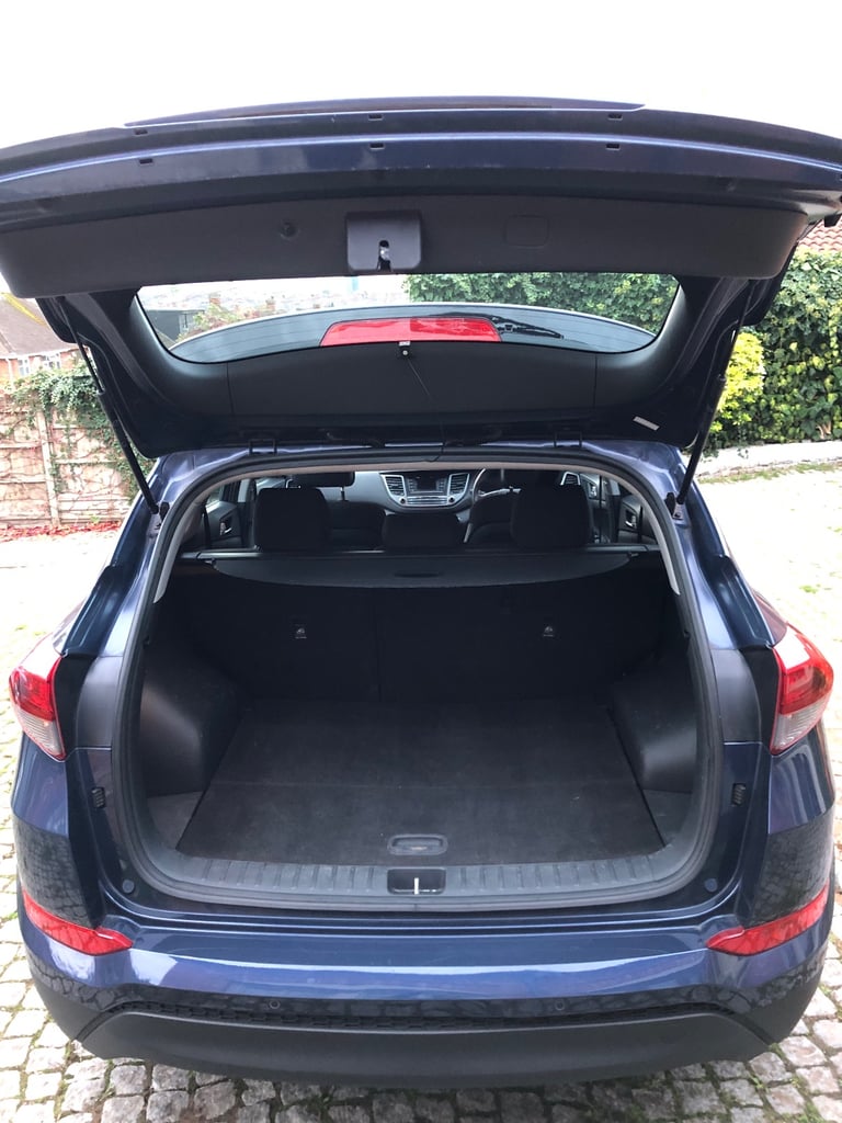 Hyundai TUCSON SE BLUE DRIVE SUV 2018 1 Owner Manual 1.6 Petrol Serviced 12 Months MOT