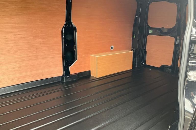 2025 Ford Transit Custom 280 Limited L2 LWB FWD 2.0 EcoBlue 136ps Low Roof, CRUISE CONTROL, AIR C...