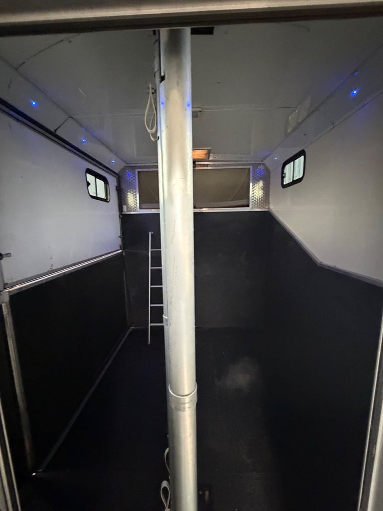 Peugeot, BOXER, 3.5T Horsebox conversion  2015, Manual, 2198 (cc)