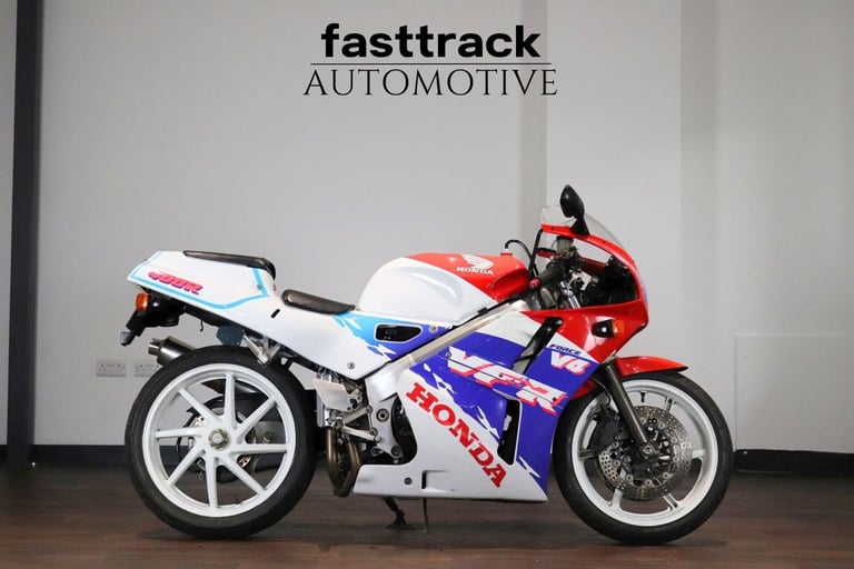 image for Honda VFR 400 - 1996 - HUGE SERVICE HISTORY - VFR REG INCLUDED