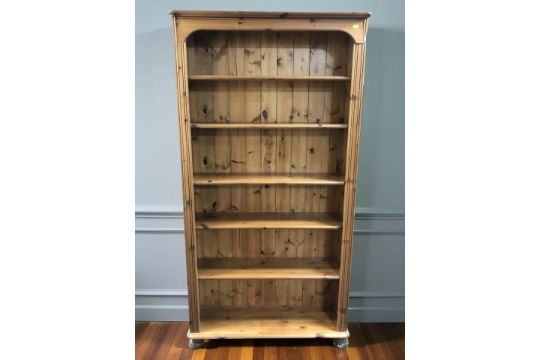 TALL PINE BOOKCASE 183 cm x 96 cm x 30 cm IN IMMACULATE CONDITION