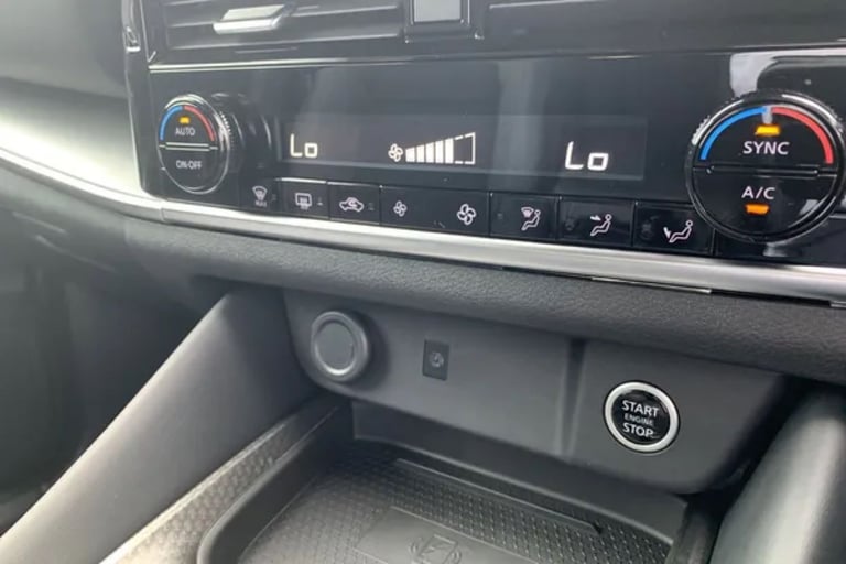 2025 Nissan Qashqai 1.3 DiG-T MH 158 N-Connecta [Glass Rf] 5dr Xtronic Hatchback Petrol Automatic