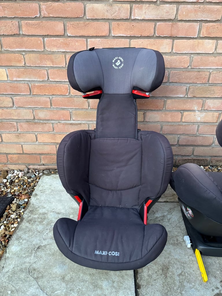 Maxi Cosi Rodifix Car Seats - Excellent Condition 