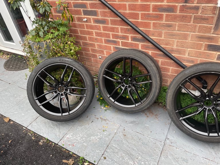 image for Genuine 19” veeman alloys 5x112