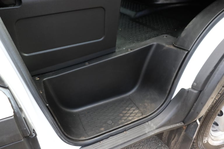 IVECO DAILY 70-180 DYSON SLIDE AND TILT RECOVERY L.H.D (2021)