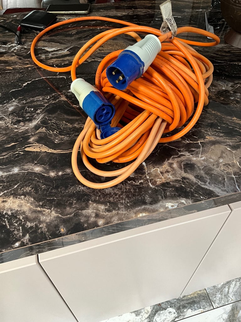 Electric hook up cable 25 metres
