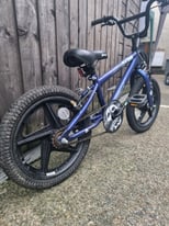 Boys Shockwave 16 inch wheel bicycle 