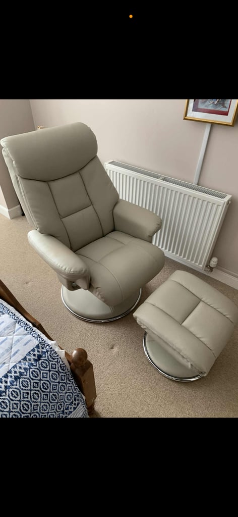 Biarritz swivel chairs & stools x2 brand new 
