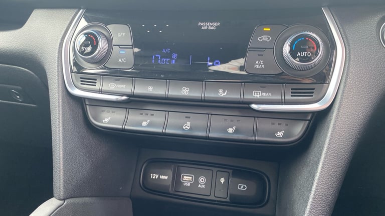 2019 Hyundai Santa Fe 2.2 CRDi Premium SE 5dr 4WD Auto ESTATE DIESEL Automatic